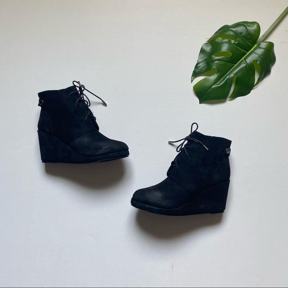 Chase + Chloe Rosa Black Suede Wedge Boots Size 7